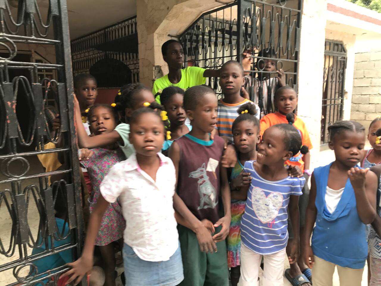 Children of the community welcomed at the relief site